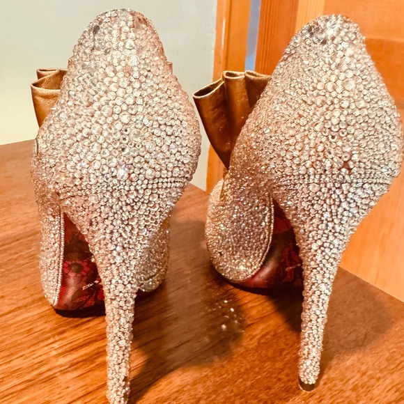 Cesare Paciotti Gold and Silver Dagger Heels - Picture 3 of 6